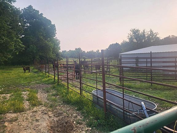 3rd image of 549 Hibarger Rd
