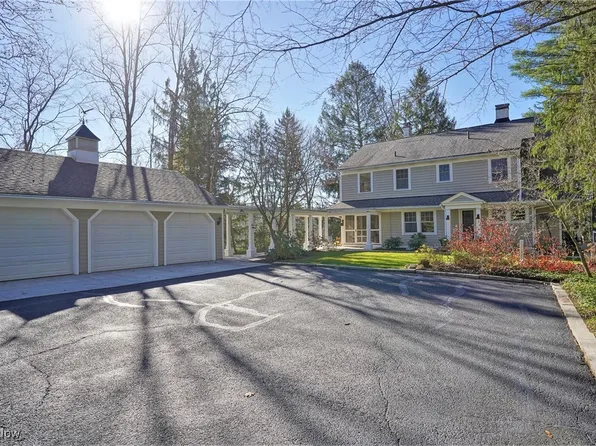 459 Bentleyville Rd, Moreland Hills, OH 44022