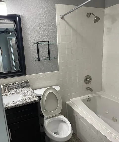 4065 Edgewater Dr #C — Photo 11