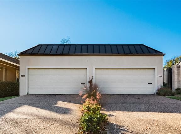 2nd image of 1216 Belle Pl
