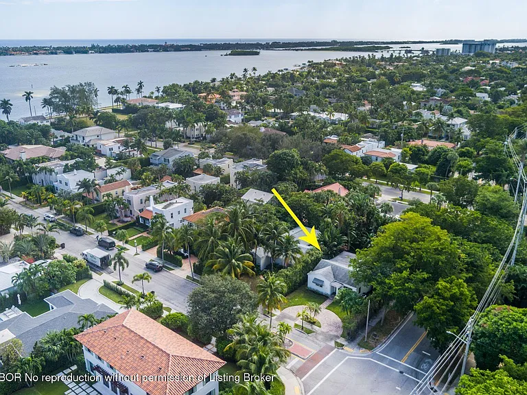 240 Almeria Rd — Photo 28