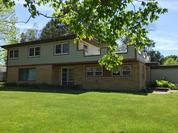 311 S Main St, Mishicot, WI 54228