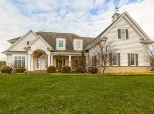 13925 N Legacy Hills Dr, Mequon, WI 53097