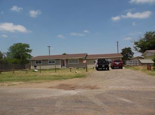 103 E Walnut Rd, Hereford, TX 79045