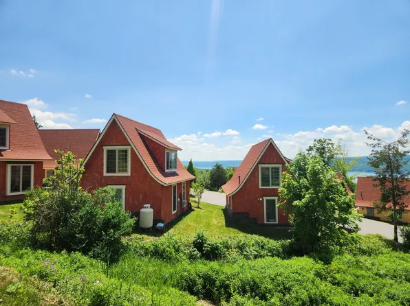 3690 La Bourgade Ln, Burdett, NY