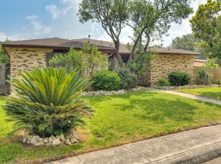 10302 Quail Meadow St, San Antonio, TX 78230