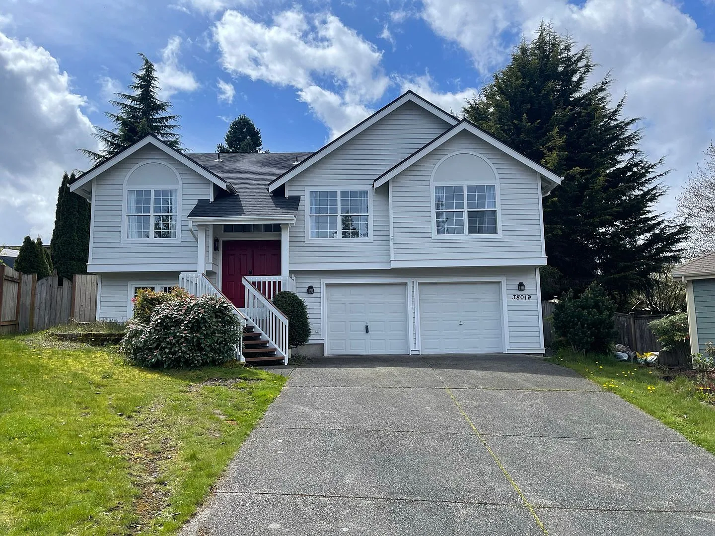 Renovated Home in Peaceful Edgewood Suburb! — Photo 1