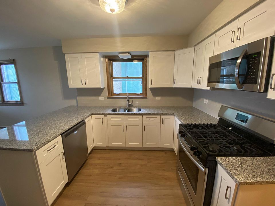 1st image of 5451 W Sunnyside Ave #1