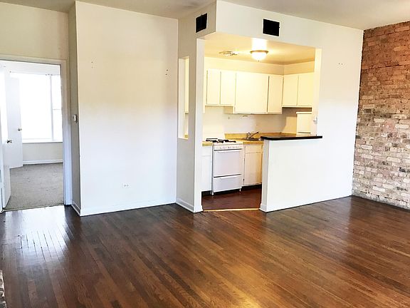 5th image of 959 W Oakdale Ave APT 3W