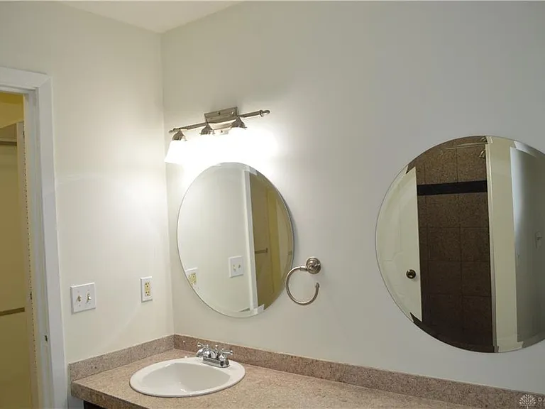 1280 Kentshire Dr — Photo 15