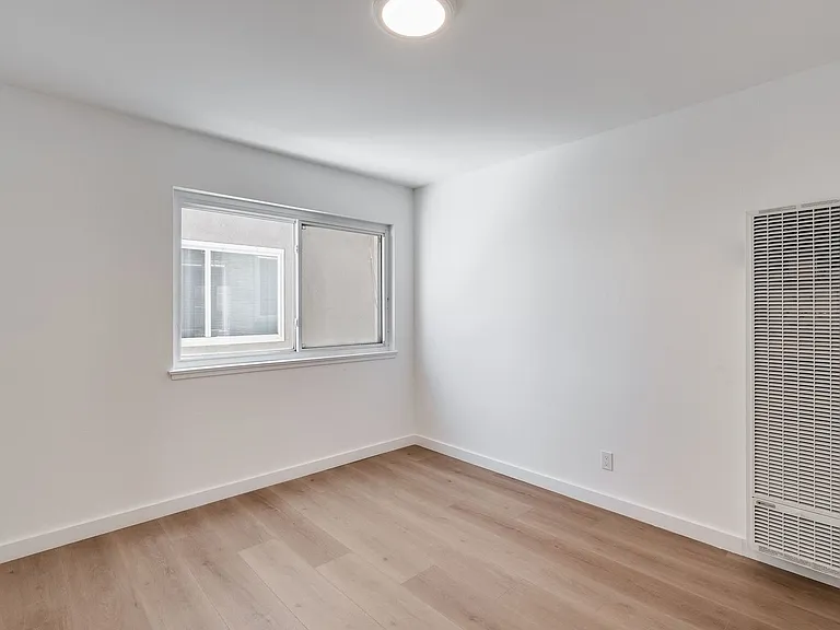 420 7th Avenue — Photo 24