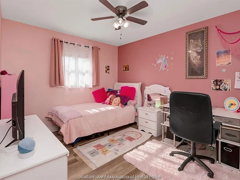 3057 Kenilworth Dr #UPPER — Photo 9