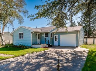 707 Circle Dr, Conrad, IA 50621