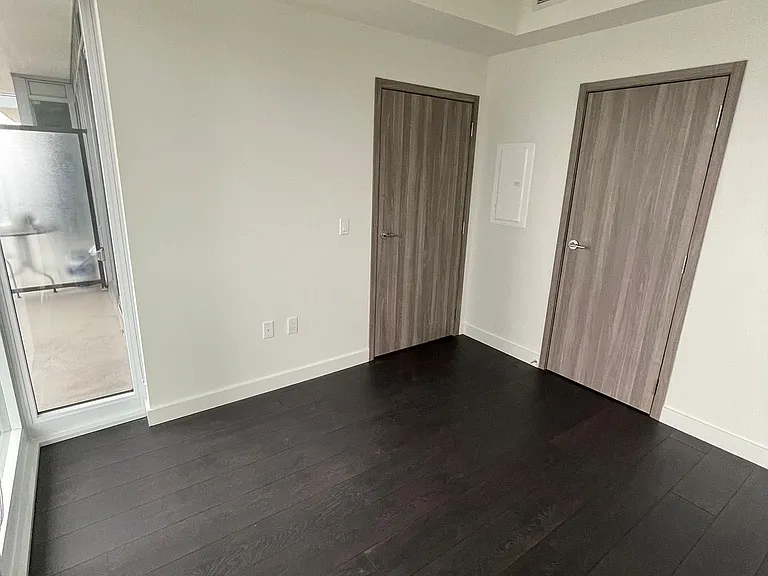 85 McMahon Dr #2015 — Photo 14