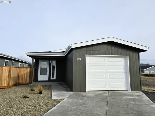 5287 Maple St, Florence, OR 97439