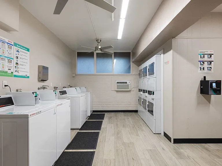 The Cascades Apartments — Photo 12