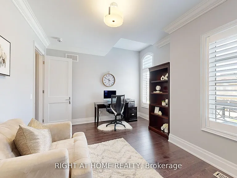 385 Tudor Ave — Photo 27