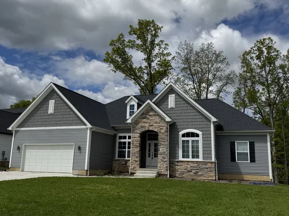 408 Amberley Dr, Uniontown, OH 44685