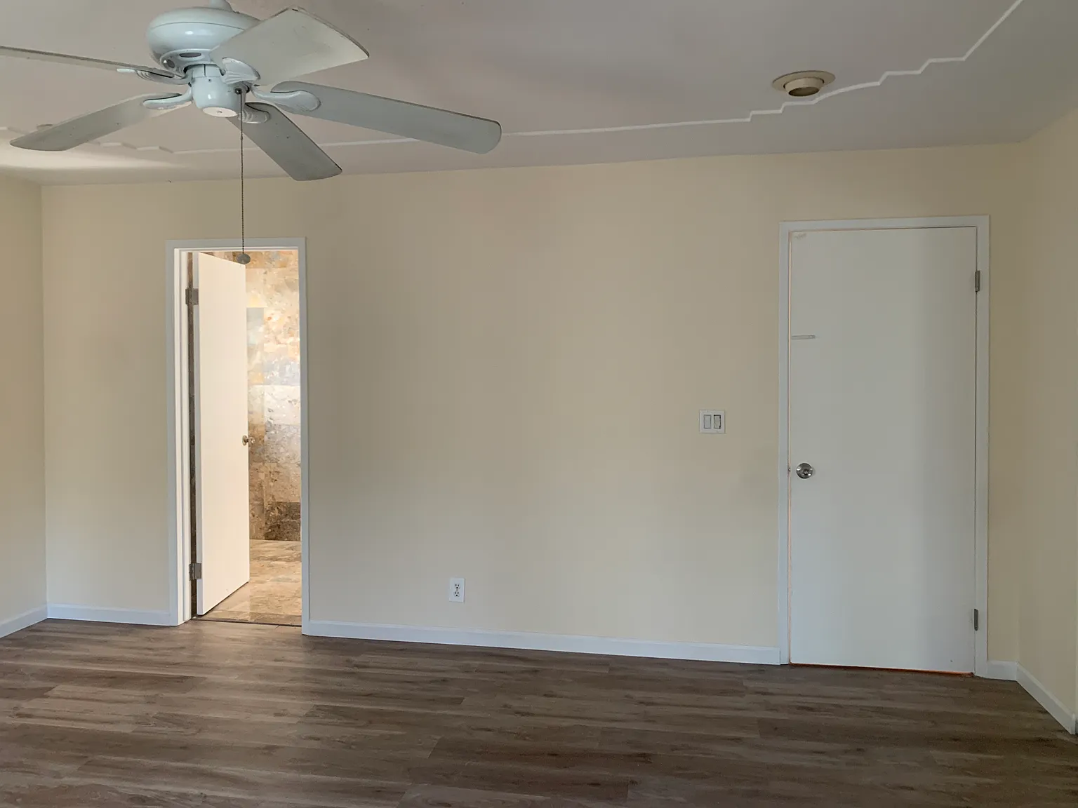 5 bed, 2732 sqft, $4,995 — Photo 1
