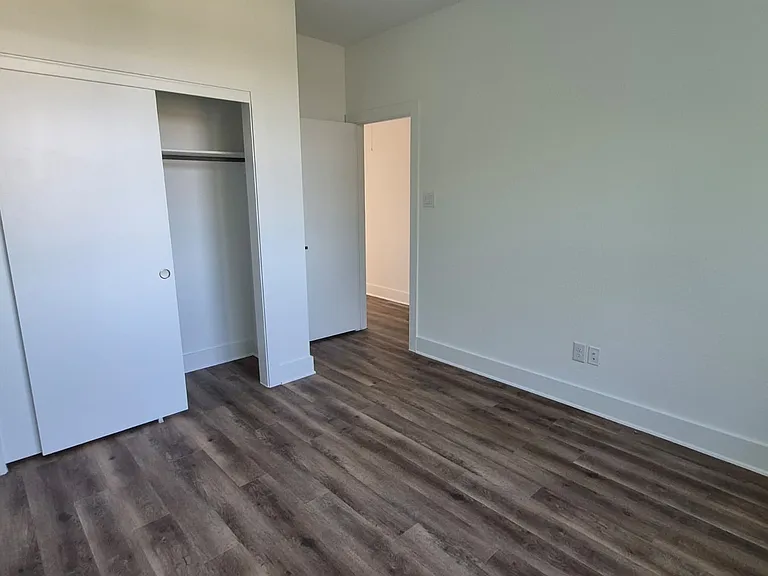3003 Delano St — Photo 35
