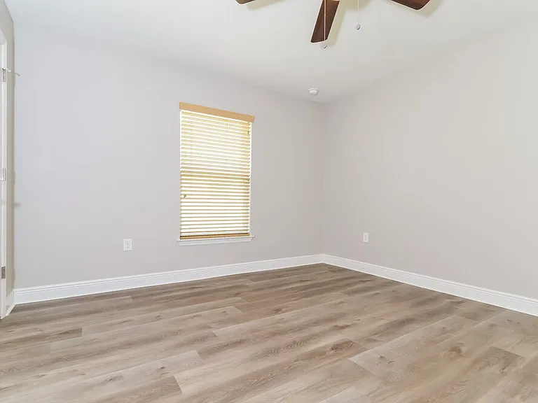905 Chestnut Dr — Photo 14