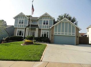 1015 Tekamah Ln, Papillion, NE 68046