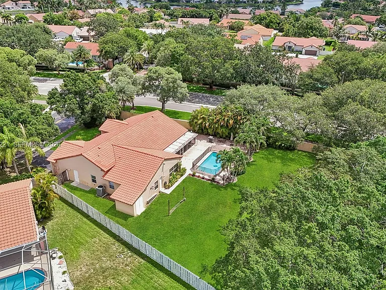 13100 NW 11th Dr — Photo 4