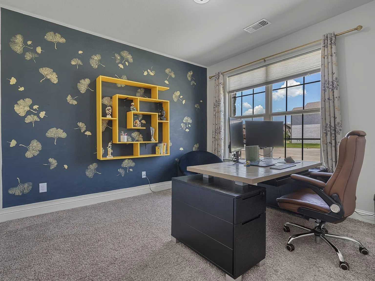 4 bed, 3.5 bath, 3257 sqft, $3,995 — Photo 4