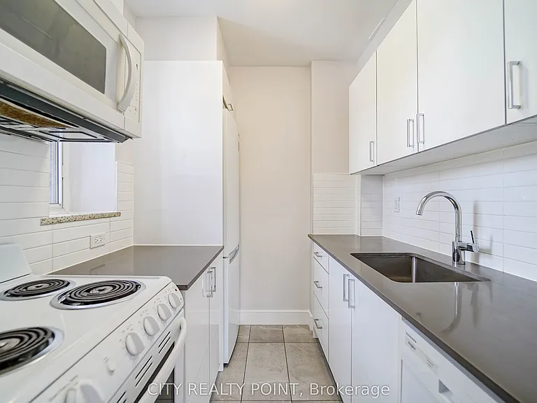 1291 Bayview Ave N #212 — Photo 11