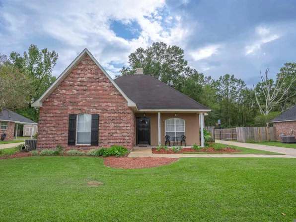 13520 S Trace Dr, Walker, LA 70785