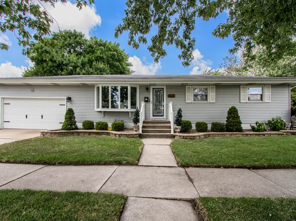 1924 Tulip Ln, Munster, IN 46321