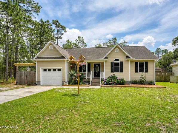 498 Edgewood Road, Southport, NC 28461