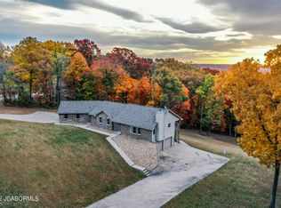 12204 Dogwood Dr, Holts Summit, MO 65043