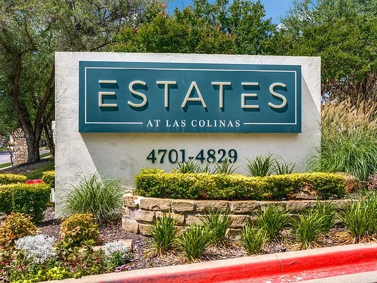 Estates at Las Colinas