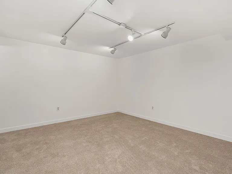1305 S Lemay Ave — Photo 12