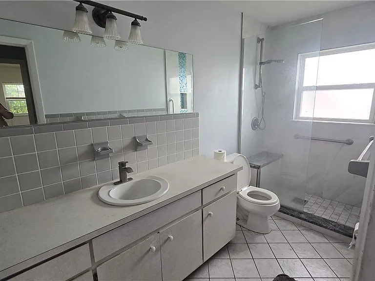 18079 Constitution Cir — Photo 12