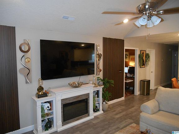3rd image of 216 McCullars Ln