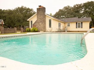 305 Maplewood Dr, Walterboro, SC 29488