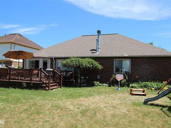 2nd image of 44241 Meadowlake Dr