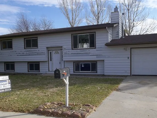 1305 Ohenry Dr, Gillette, WY 82716