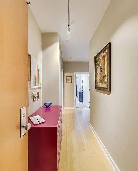 421 W Huron St #907 — Photo 2