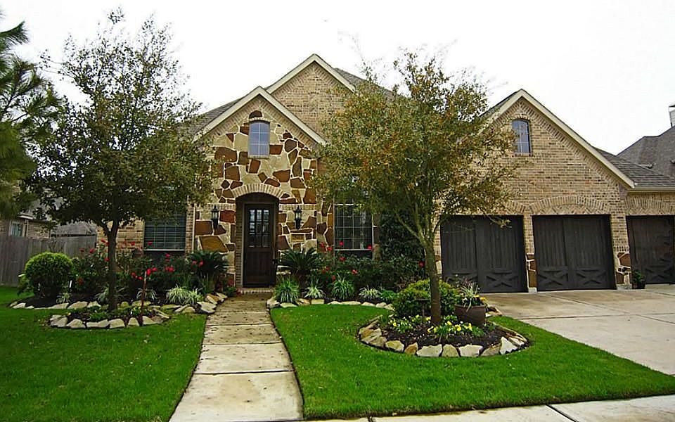 1st image of 25415 Greenwell Springs Ln