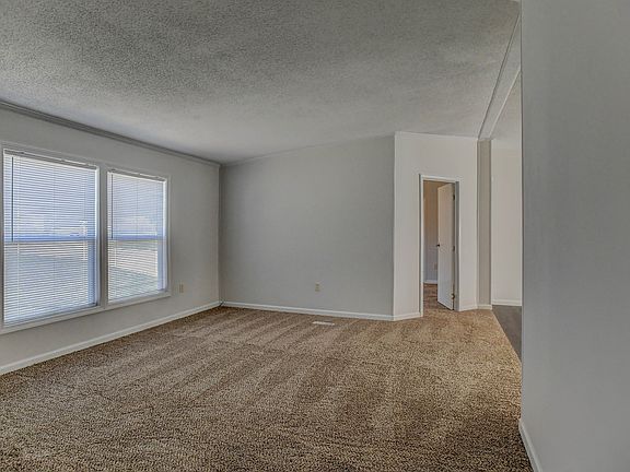 3rd image of 1026 Cass St