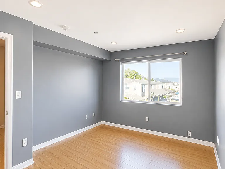 13623 Sherman Way #205 — Photo 7
