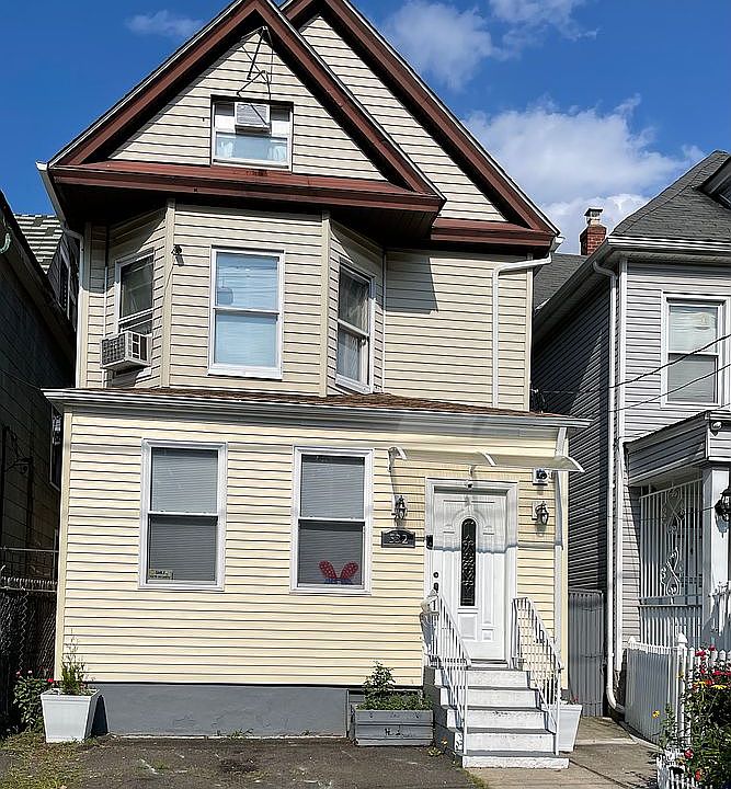1st image of 532 Van Cortlandt Park Ave