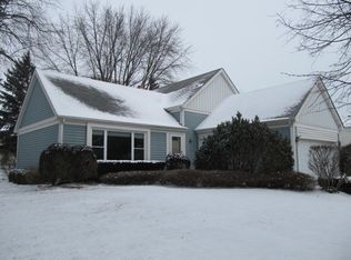 209 Abilene Ln, Vernon Hills, IL