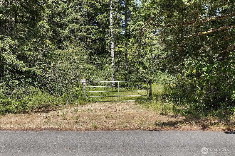 4th image of 22030 Peissner Road SE