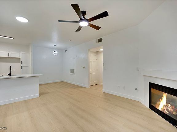 3rd image of 855 N Stephanie St Unit 1715