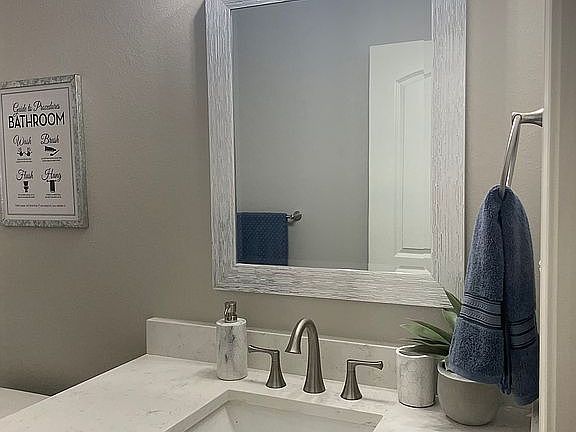 5th image of 2749 Evonshire Dr