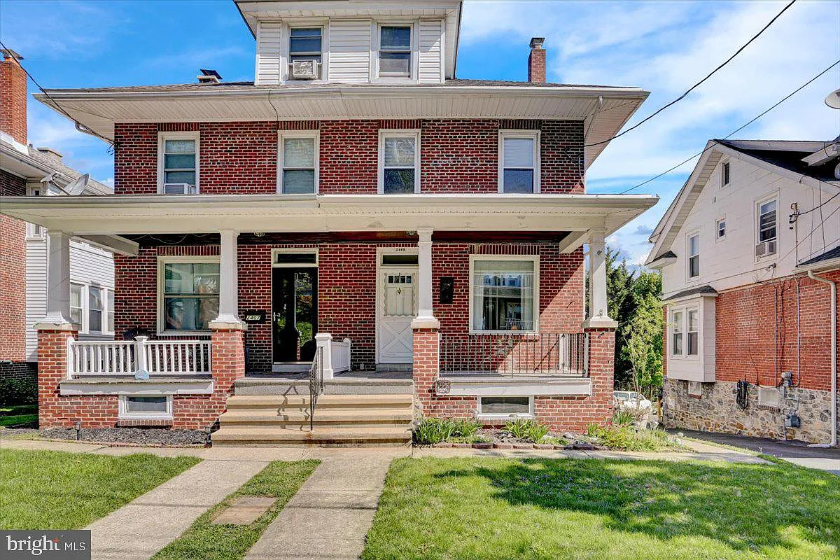2409 Fairview Ave photo 1